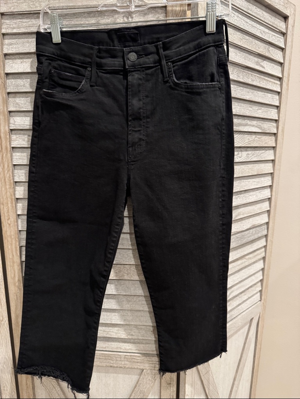 162. MOTHER insider Black Raw-Hem Ankle Crop Jeans